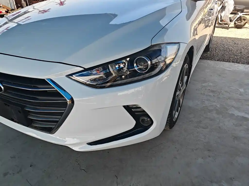 Hyundai Elantra — миниатюра 24