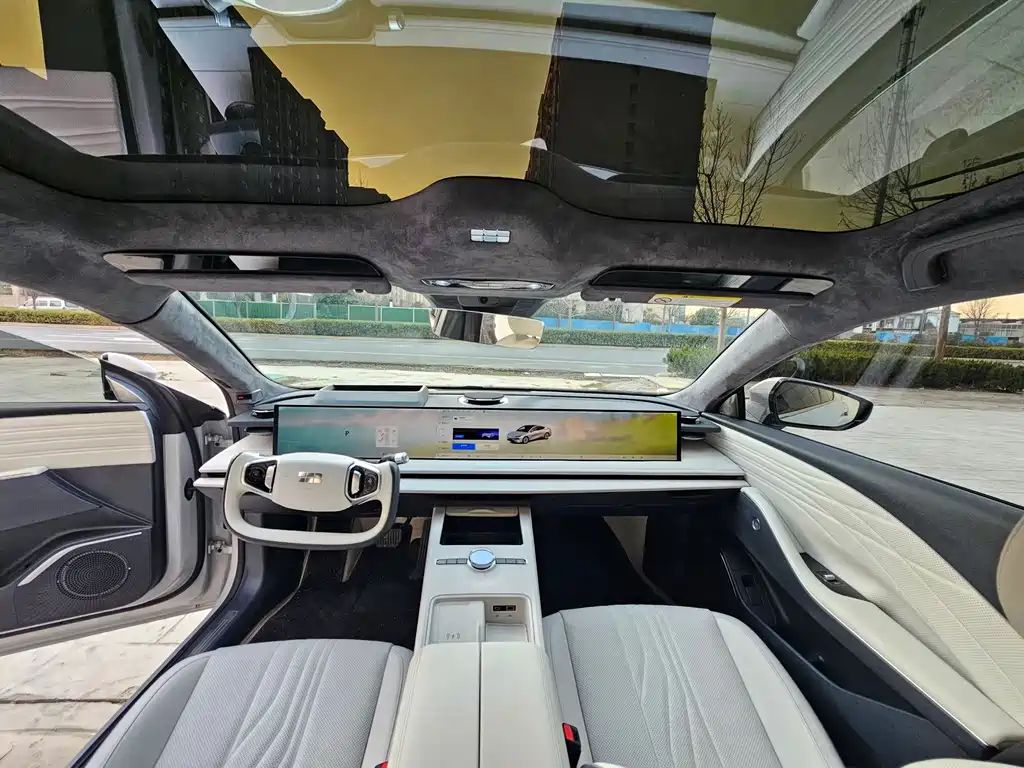 GEELY GALAXY GALAXY E8