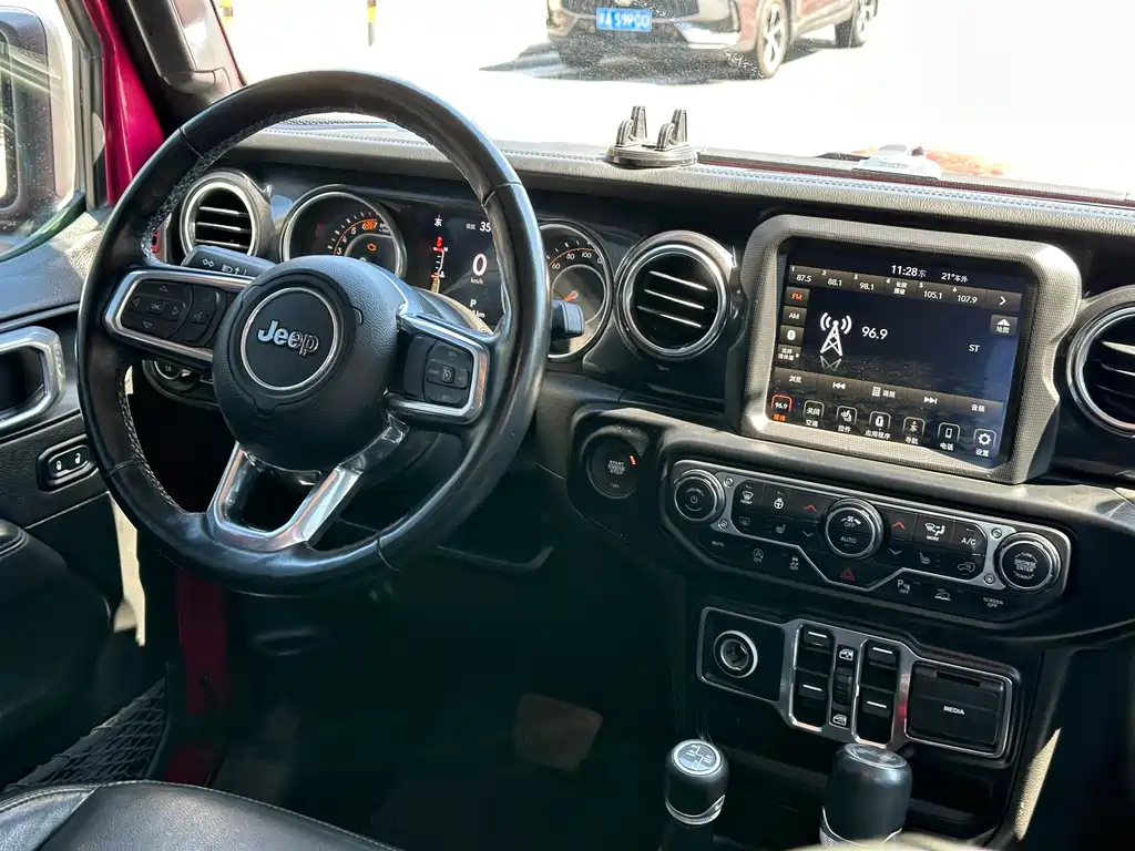 Jeep Wrangler — миниатюра 12