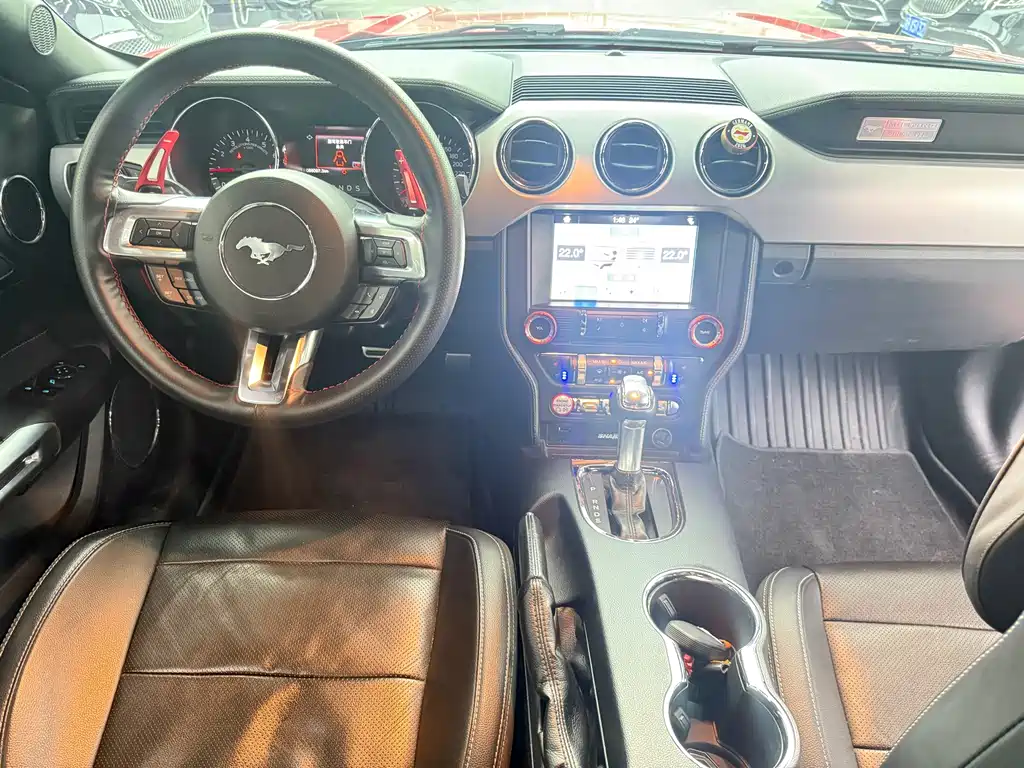 Ford Mustang — миниатюра 5