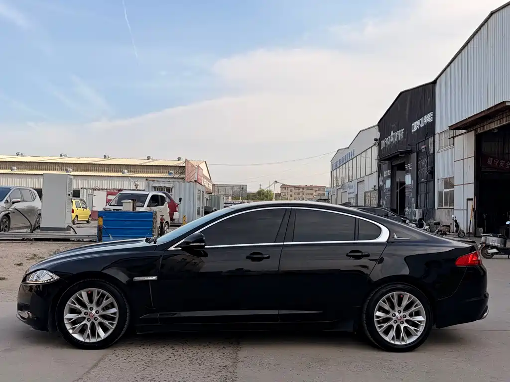 Jaguar XF 2015 XF 2.0T Luxury