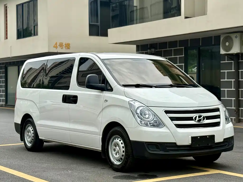 Hyundai H-1 2011 2.4L Comfort