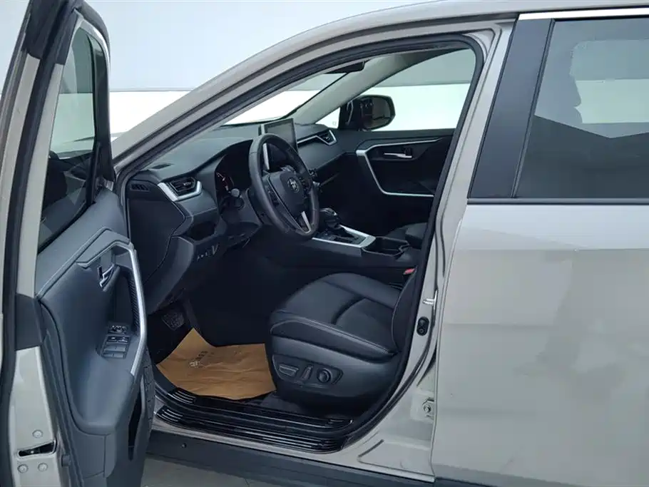 Toyota RAV4 2022 2.0L CVT Plus