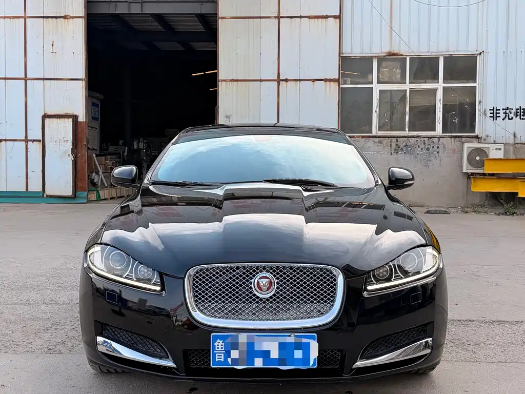 Jaguar XF 2015 XF 2.0T Luxury