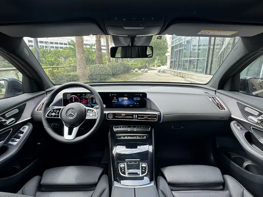 Mercedes-Benz EQC — миниатюра 4