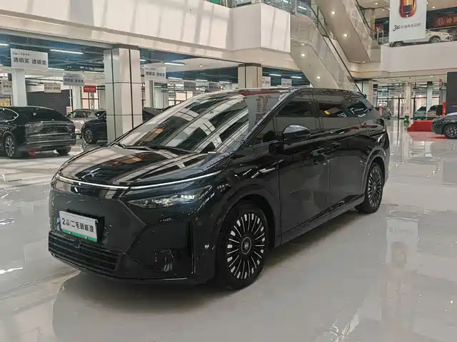 2026 Xpeng X9
