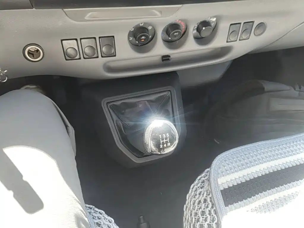 JMC Tesla — миниатюра 14