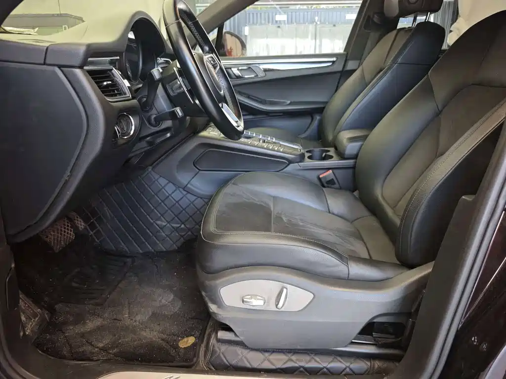 Porsche Macan — миниатюра 7