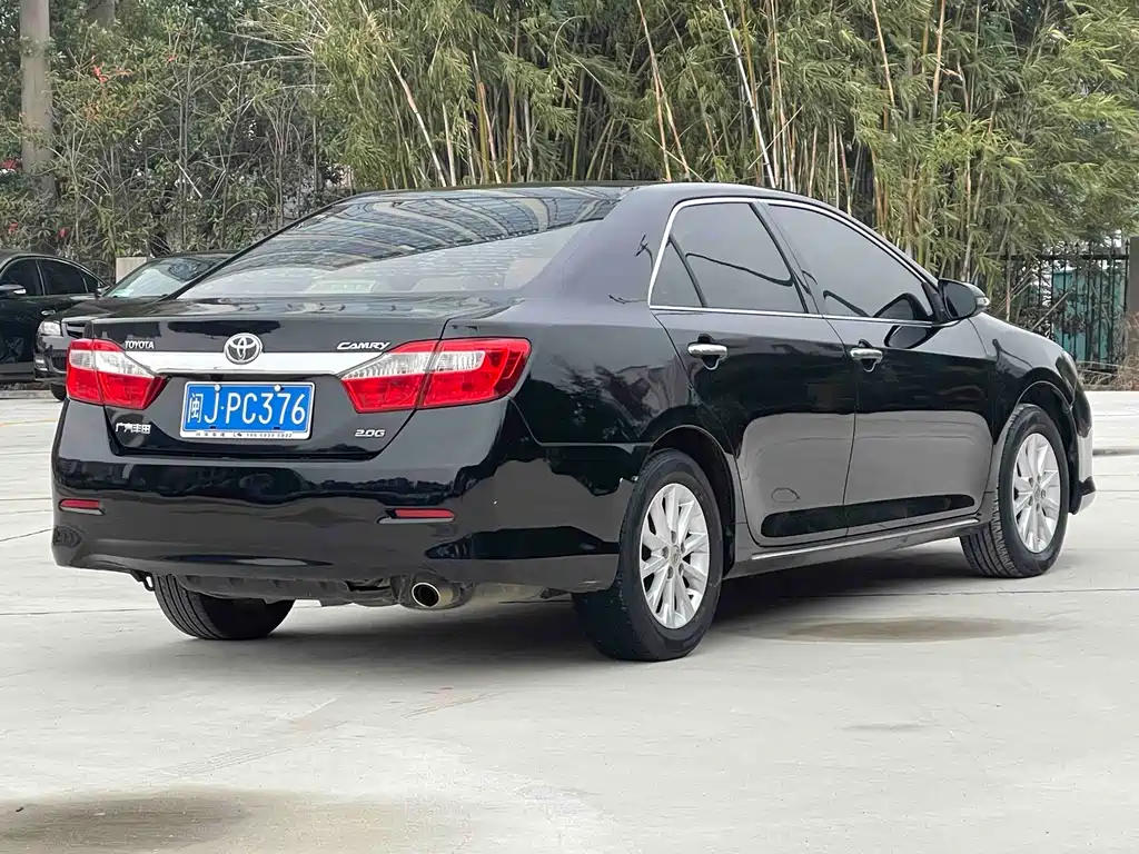 TOYOTA CAMRY