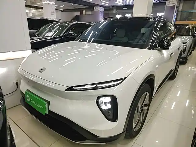 2025 Nio ES6
