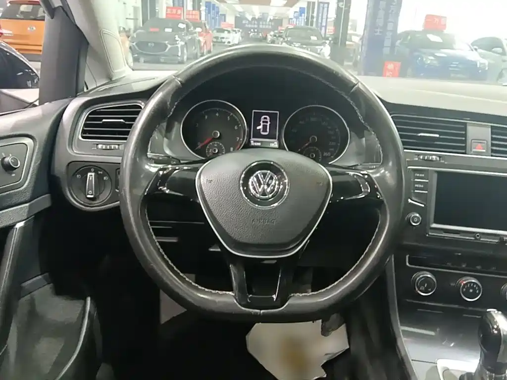 Volkswagen Golf — миниатюра 11