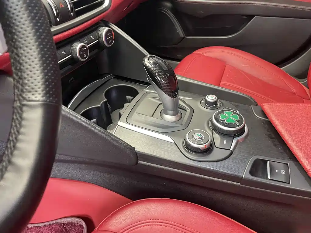 Alfa Romeo Giulia — миниатюра 9