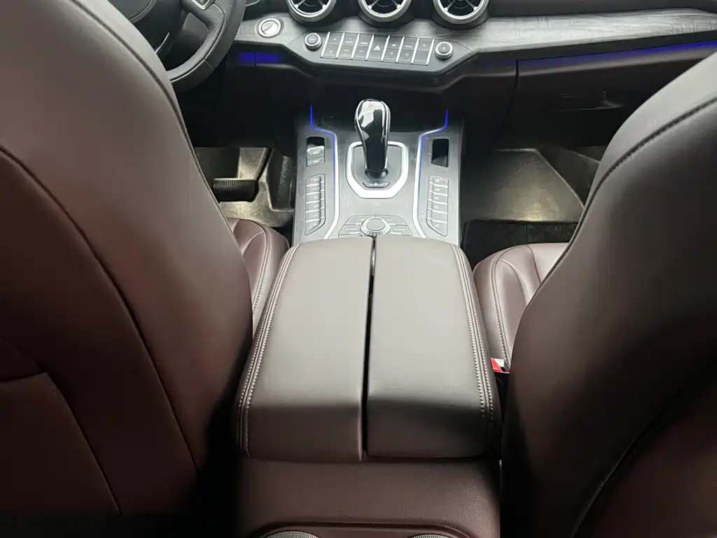 WEI PAI WEI BRAND VV7