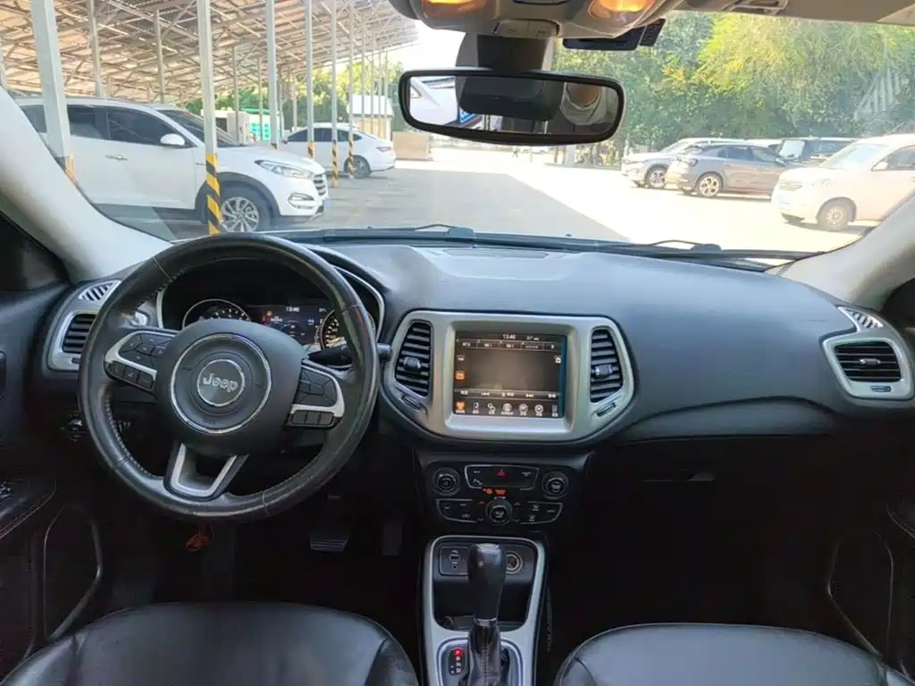 Jeep Compass — миниатюра 10