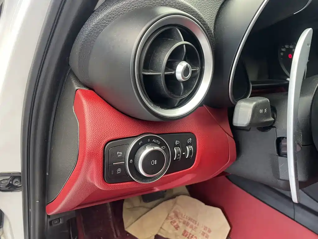 Alfa Romeo Giulia — миниатюра 6