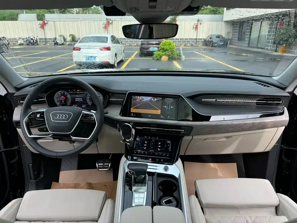 Audi Q6 2024 45 TFSI quattro 6 мест