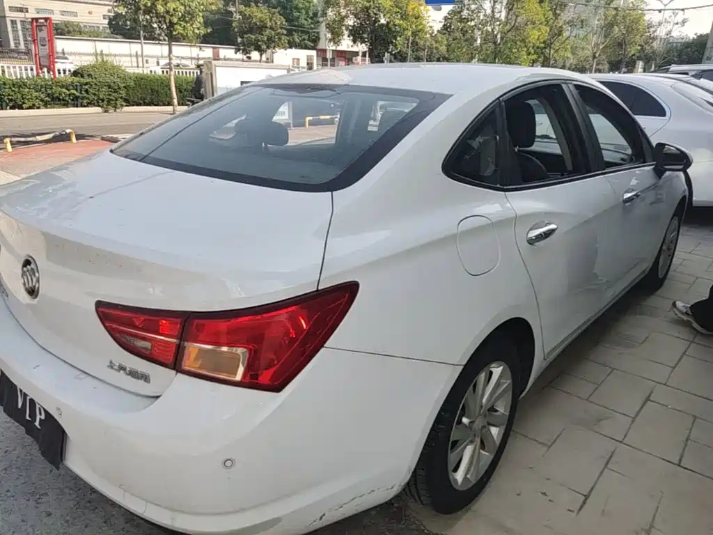 Buick Verano — миниатюра 7