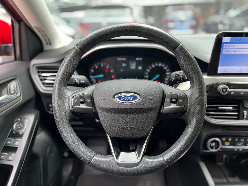 Ford Focus — миниатюра 11