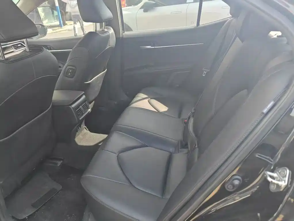 Toyota Camry — миниатюра 5