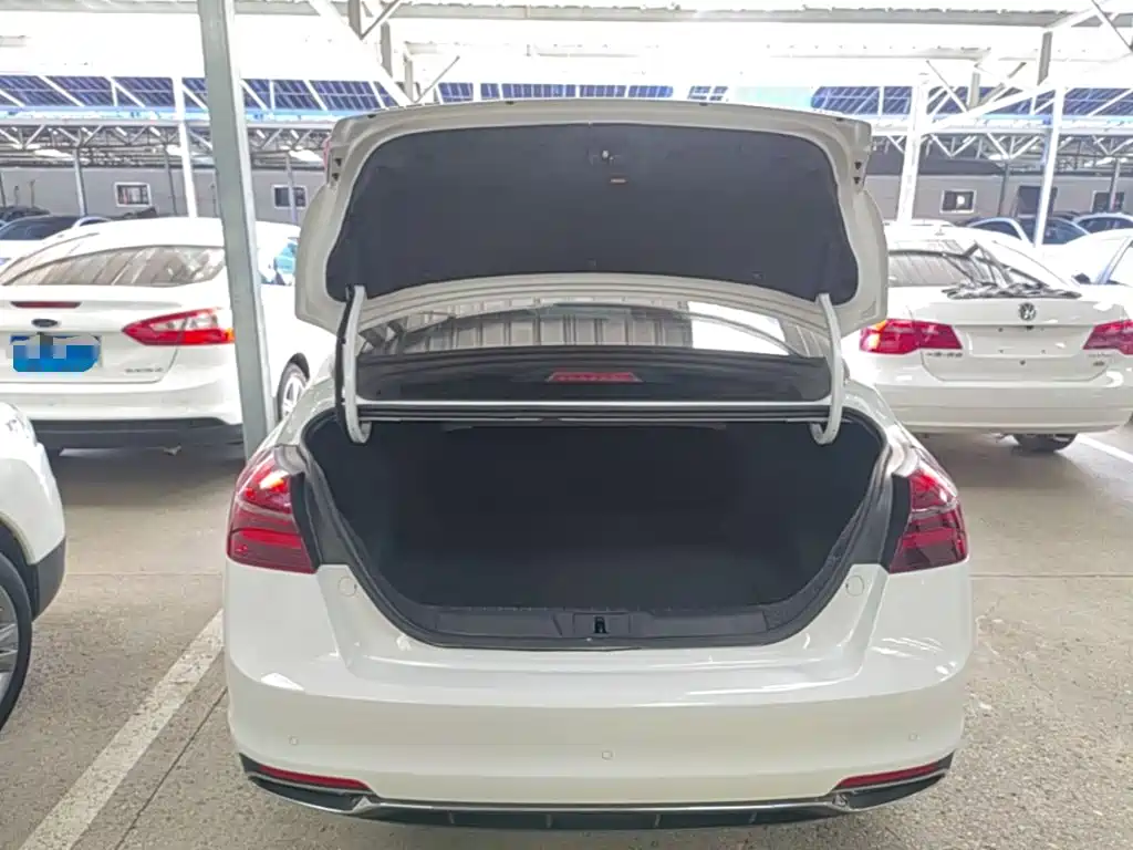 Geely Emgrand — миниатюра 19