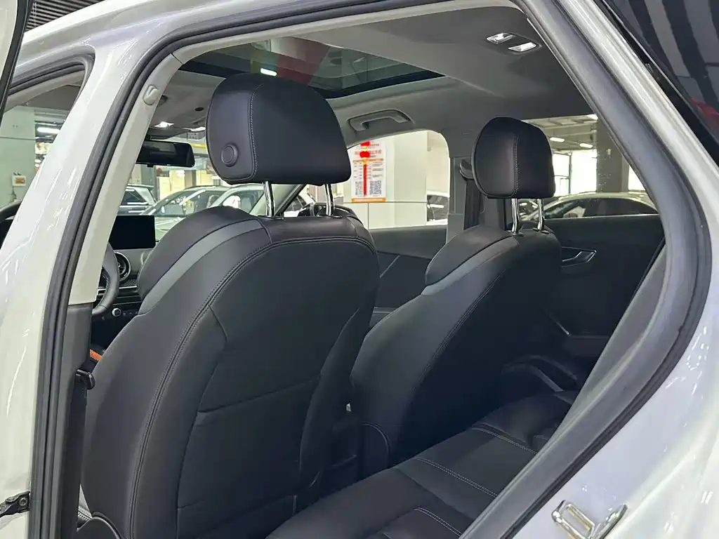 Audi Q2L — миниатюра 5