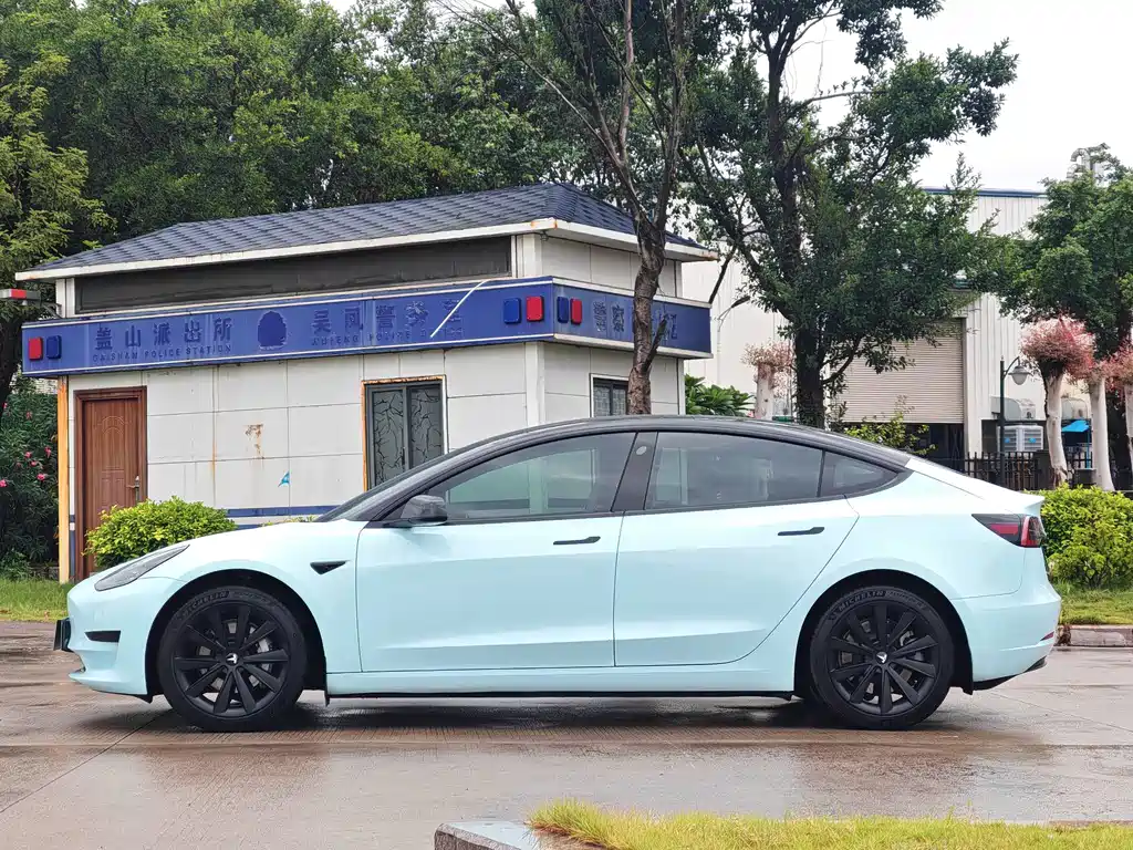 Tesla Model 3 — миниатюра 8