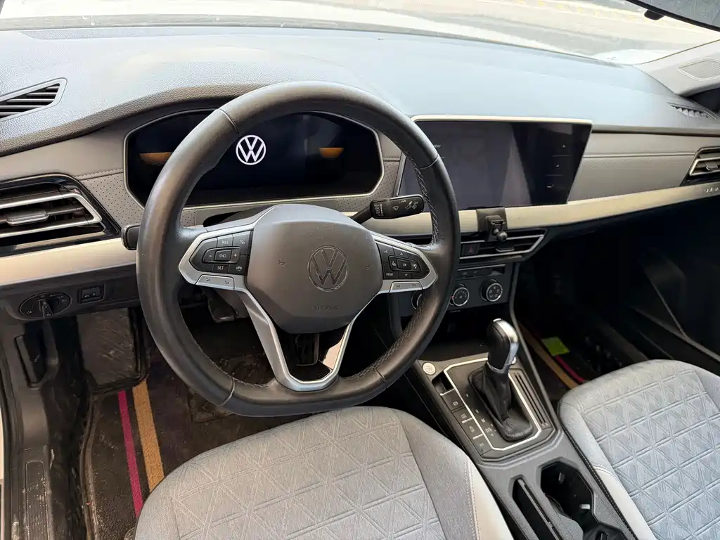 Volkswagen Lavida — миниатюра 5