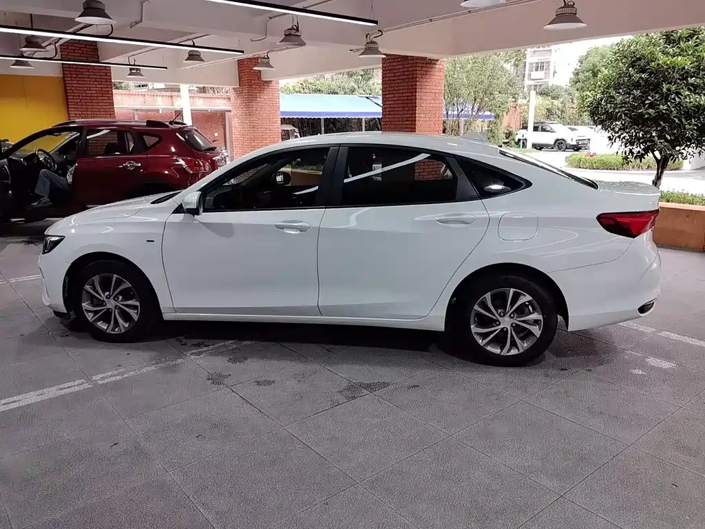 Buick Verano — миниатюра 2