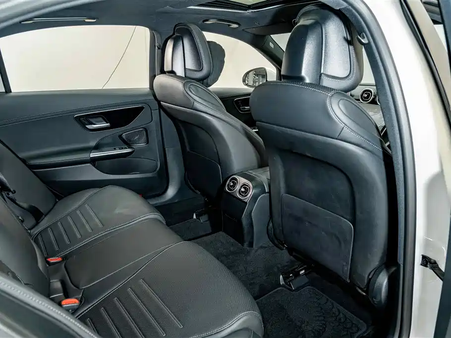 Mercedes-Benz C-Class — миниатюра 19