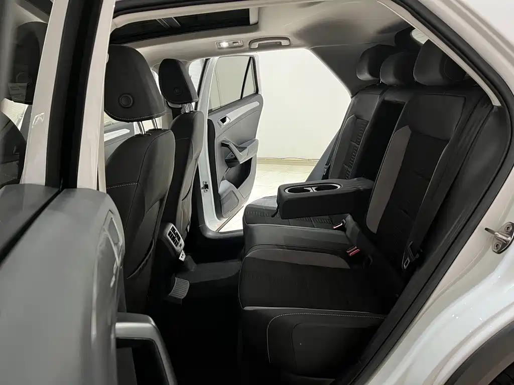 VOLKSWAGEN T ROC EXPLORING SONGS