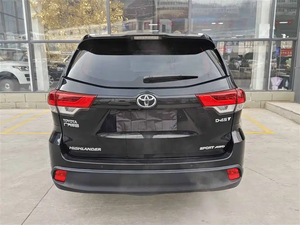 TOYOTA HIGHLANDER