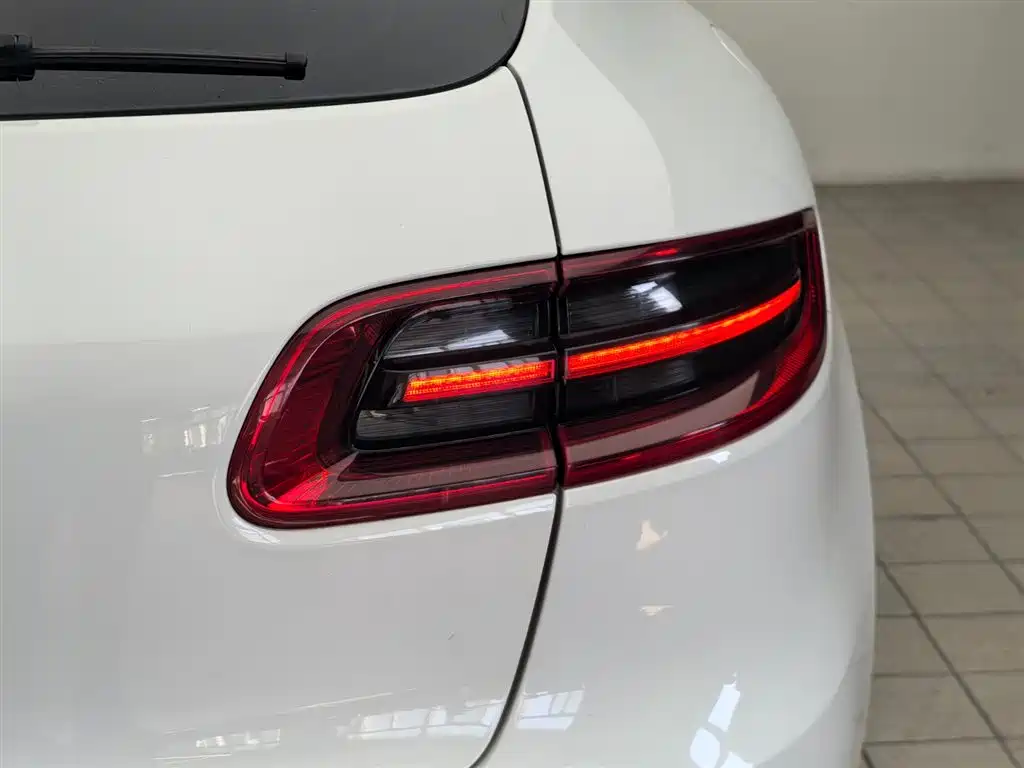 Porsche Macan — миниатюра 19
