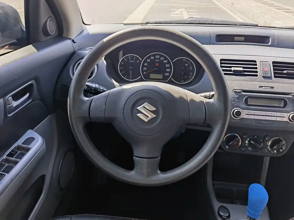 Suzuki Swift — миниатюра 12