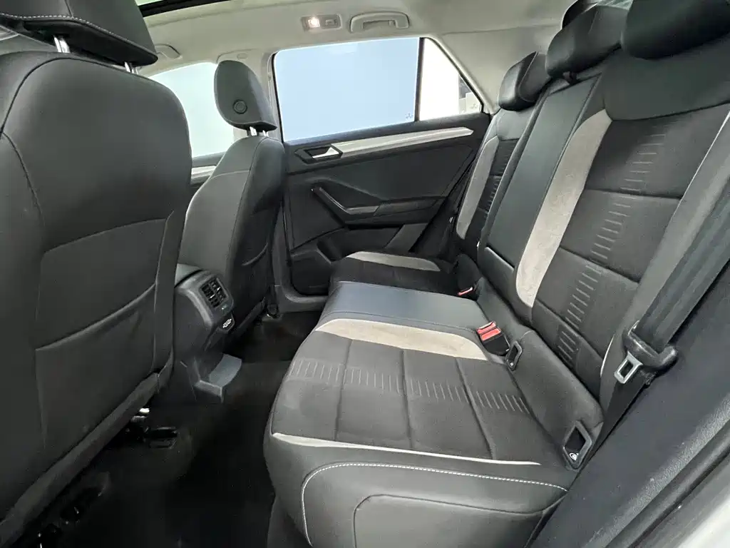 VOLKSWAGEN T ROC EXPLORING SONGS