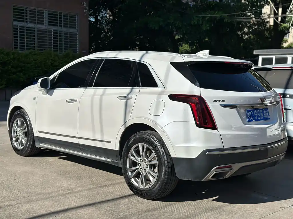 CADILLAC  XT5