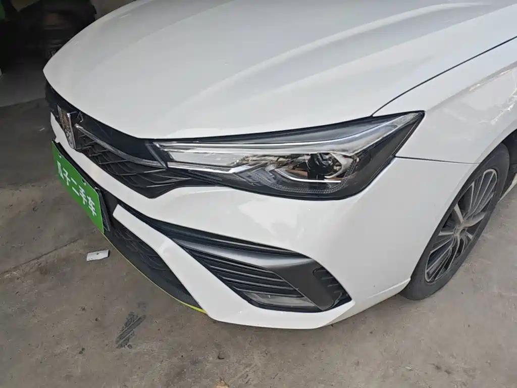 Roewe i5 — миниатюра 24