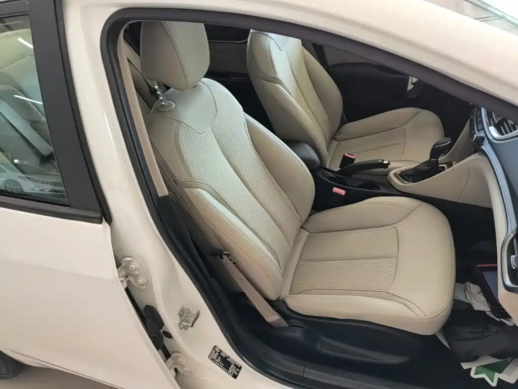 Buick Excelle — миниатюра 25