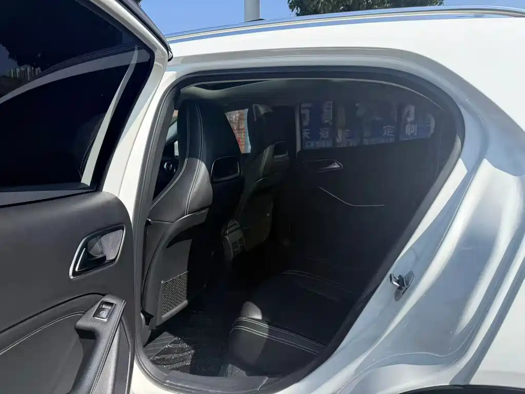 Mercedes-Benz GLA — миниатюра 7