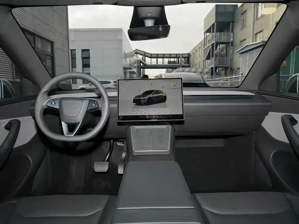 Tesla Model Y — миниатюра 5
