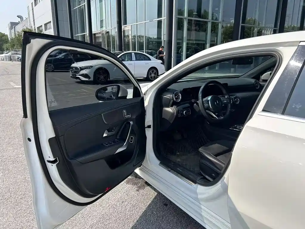 Mercedes-Benz A-Class — миниатюра 11