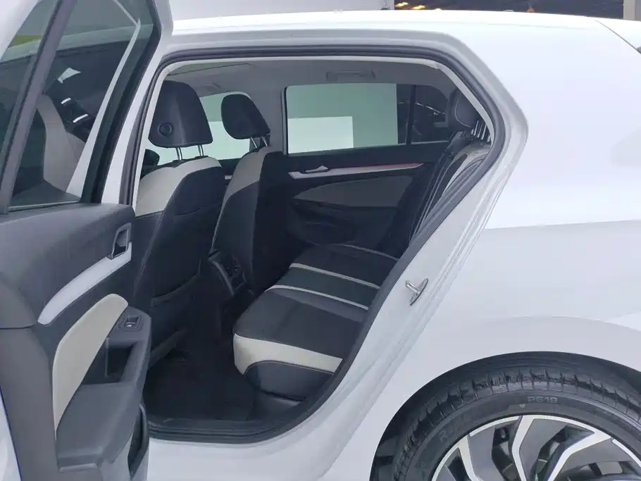 Volkswagen Golf — миниатюра 11