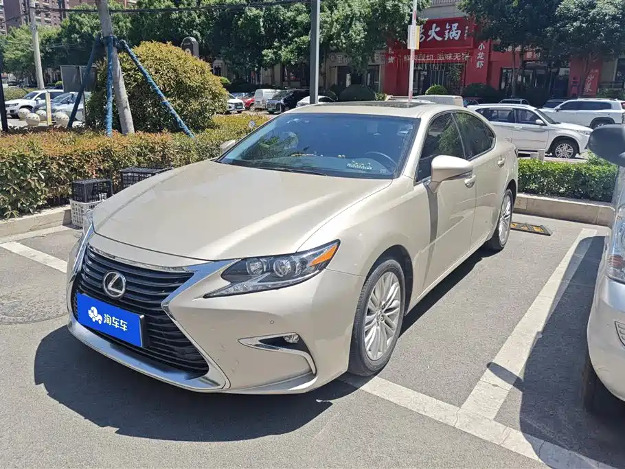 Lexus ES 2017