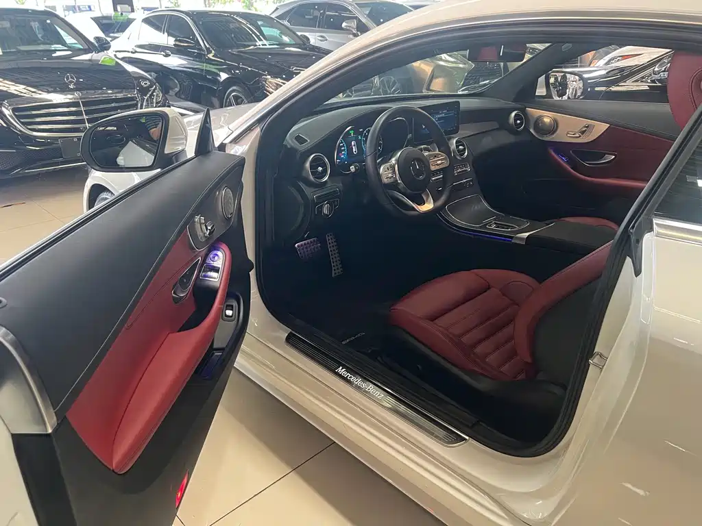 Mercedes-Benz C-Class (Import) — миниатюра 32