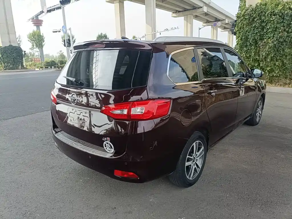Haima Familia MPV — миниатюра 7