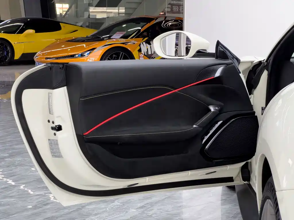 Ferrari Roma — миниатюра 10