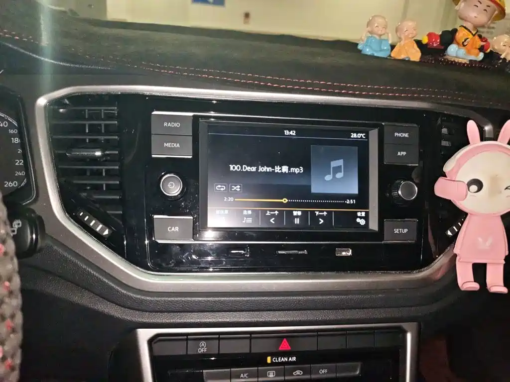 Volkswagen T-Roc — миниатюра 9