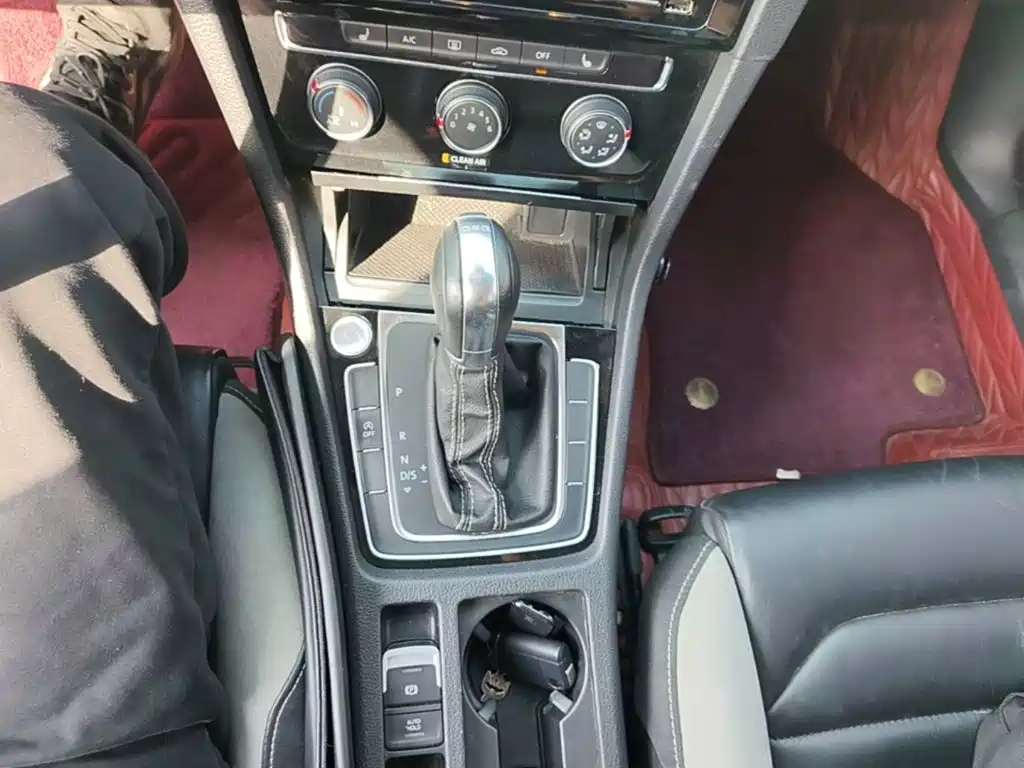 Volkswagen Golf — миниатюра 14