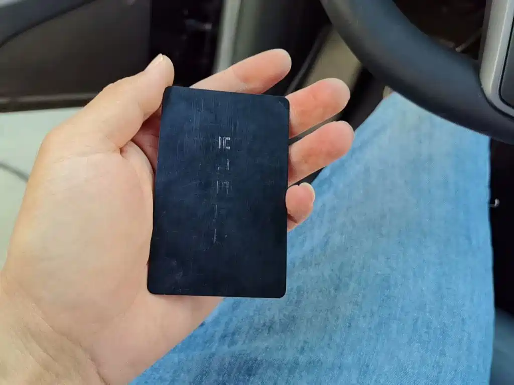 Tesla Model Y — миниатюра 9