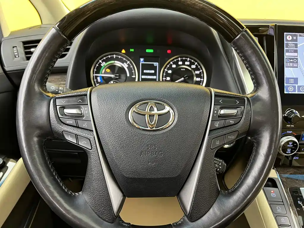Toyota Vellfire — миниатюра 16