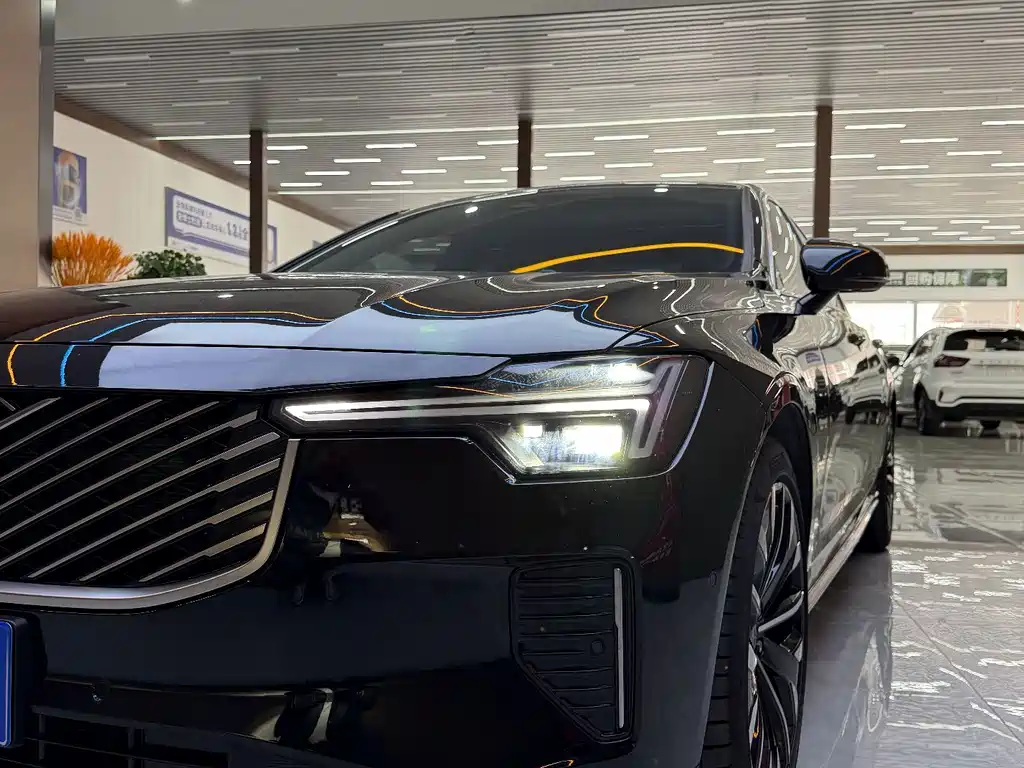 Volvo S90 — миниатюра 10